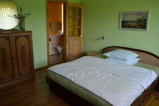 Отели типа «постель и завтрак» B&B Jurbarkas Юрбаркас Двухместный номер с 1 кроватью или 2 отдельными кроватями-2